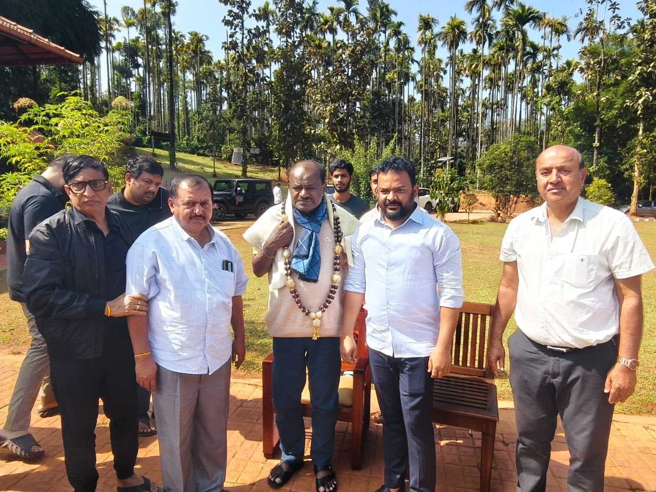 ಕೇಂದ್ರ ಉಕ್ಕು ಮತ್ತು ಬೃಹತ್ ಕೈಗಾರಿಕಾ ಸಚಿವರ ಭೇಟಿ: ಮಲೆನಾಡು ರೈತರ ಸಮಸ್ಯೆಗಳ ಕುರಿತು ಸತತ ಚರ್ಚೆ - Image 1